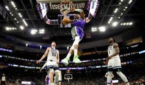 Antetokounmpo anota 43 puntos y Bucks ganan 123-114 a Timberwolves