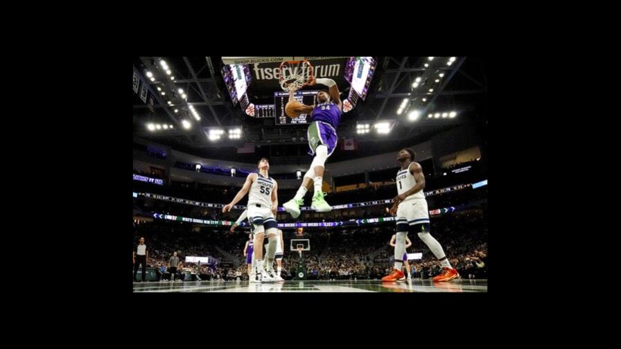 Antetokounmpo anota 43 puntos y Bucks ganan 123-114 a Timberwolves Antetokounmpo anota 43 puntos y Bucks ganan 123-114 a Timberwolves