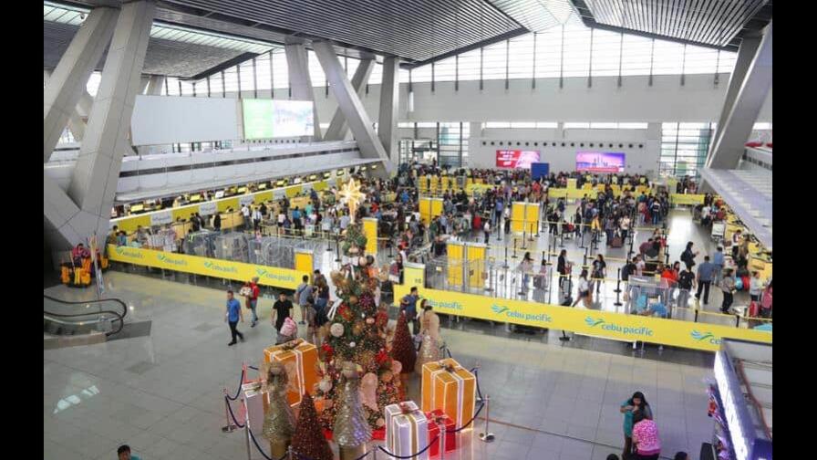 Miles de personas varadas en aeropuertos de Filipinas por problema técnico