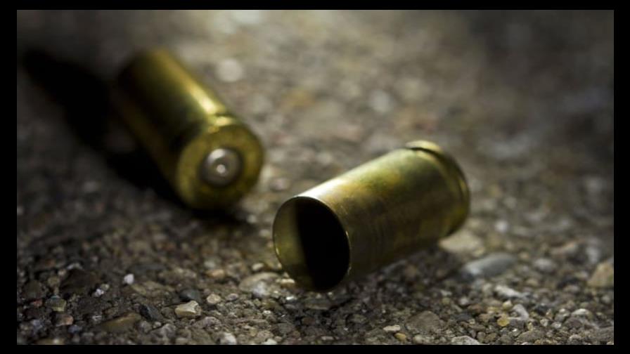 Policías matan presunto asaltante en Los Tres Brazos y apresa a otros tres