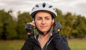 Andar en bicicleta con auriculares puede ser peligroso