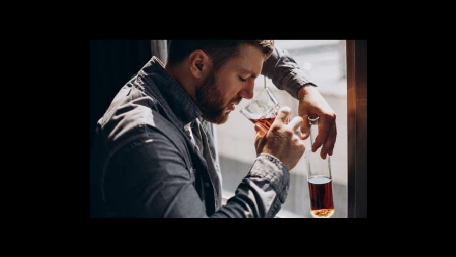 Cómo ayudar a una persona que tiene problemas con el alcohol Cómo ayudar a una persona que tiene problemas con el alcohol