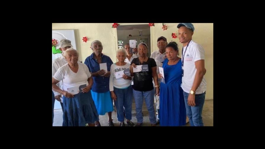 Conape celebra la Navidad con adultos mayores en los centros diurnos Conape celebra la Navidad con adultos mayores en los centros diurnos