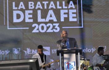 Batalla de la Fe | Pastor Ezequiel Molina critica la delincuencia del país y señala culpables