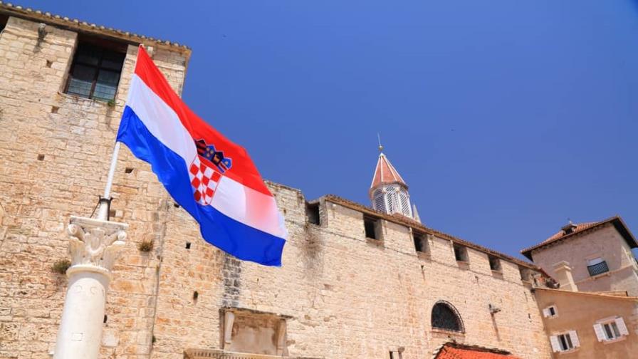 Croacia adopta el euro y entra al espacio Schengen de libre circulación europea