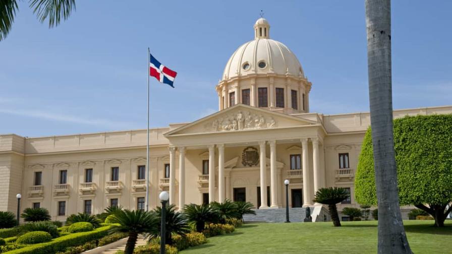 Abinader dicta reglamento de aplicación de ley de Garantías Mobiliarias