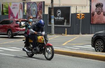 Defensor del Pueblo y Pro Consumidor analizarán quejas sobre conductores de aplicaciones digitales