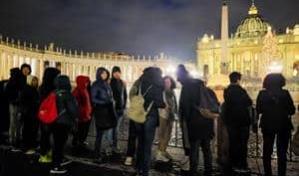 Cerca de 40,000 fieles han visitado la capilla ardiente de Benedicto XVI