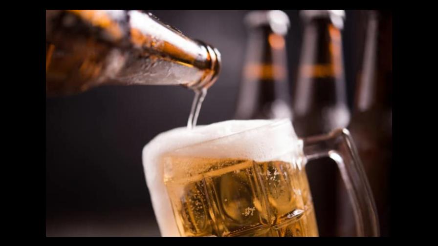 ¿La cerveza hace subir de peso?