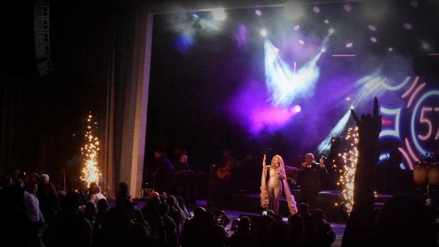 El público disfrutó los protagonistas del concierto “Cañonazo de fin de año El público disfrutó los protagonistas del concierto “Cañonazo de fin de año
