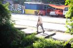 Las aceras de Los Jardines del Norte no son aptas para caminar Las aceras de Los Jardines del Norte no son aptas para caminar