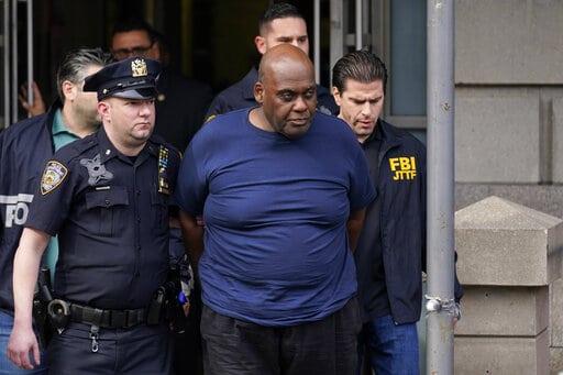 Acusado de tiroteo en metro de Nueva York se declara culpable de terrorismo