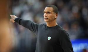 Mazzulla, coach de Celtics, regresa tras lesión en un ojo