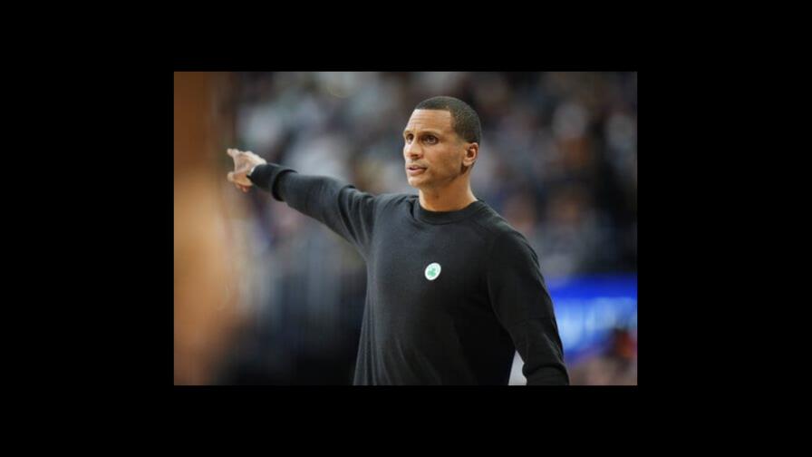 Mazzulla, coach de Celtics, regresa tras lesión en un ojo Mazzulla, coach de Celtics, regresa tras lesión en un ojo