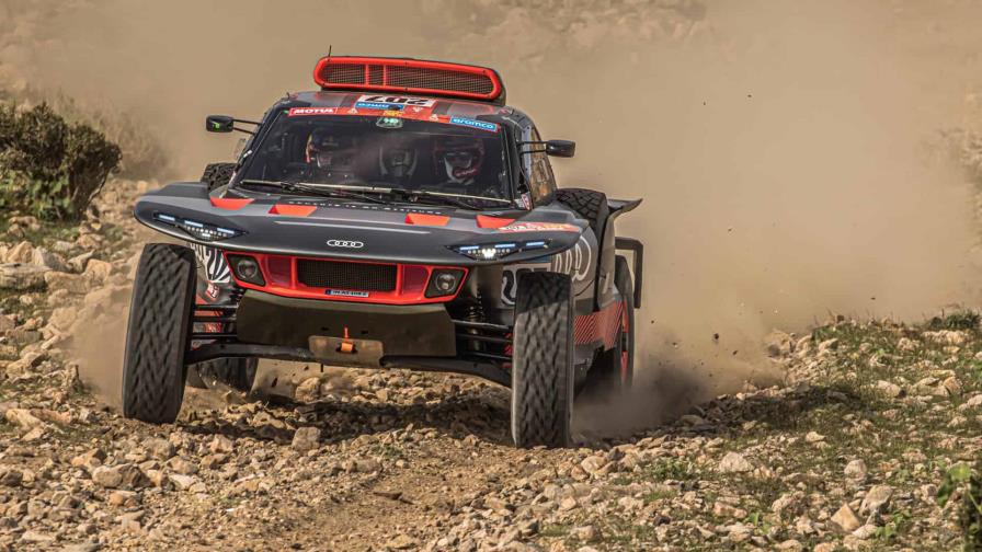 Carlos Sainz pierde puntos en una tercera etapa acortada del Dakar