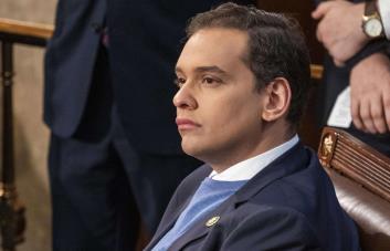 Este fue el currículum lleno de mentiras que presentó el congresista de NY para ganar las elecciones