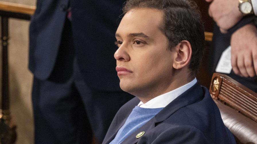 George Santos, el congresista mentiroso de NY, se retira temporalmente de comités George Santos, el congresista mentiroso de NY, se retira temporalmente de comités