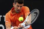 Djokovic inicia el año con victoria tras superar a Lestienne Djokovic inicia el año con victoria tras superar a Lestienne
