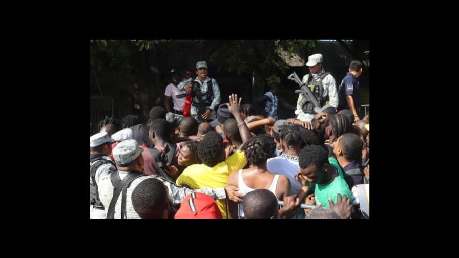 Miles de migrantes protestan por parálisis de los trámites de asilo en México Miles de migrantes protestan por parálisis de los trámites de asilo en México