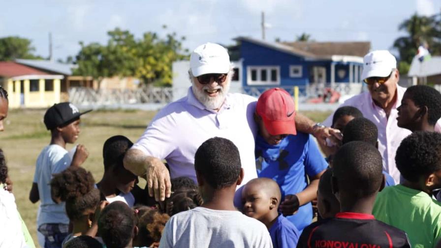 Instalan servicio eléctrico 24 horas en la isla Saona