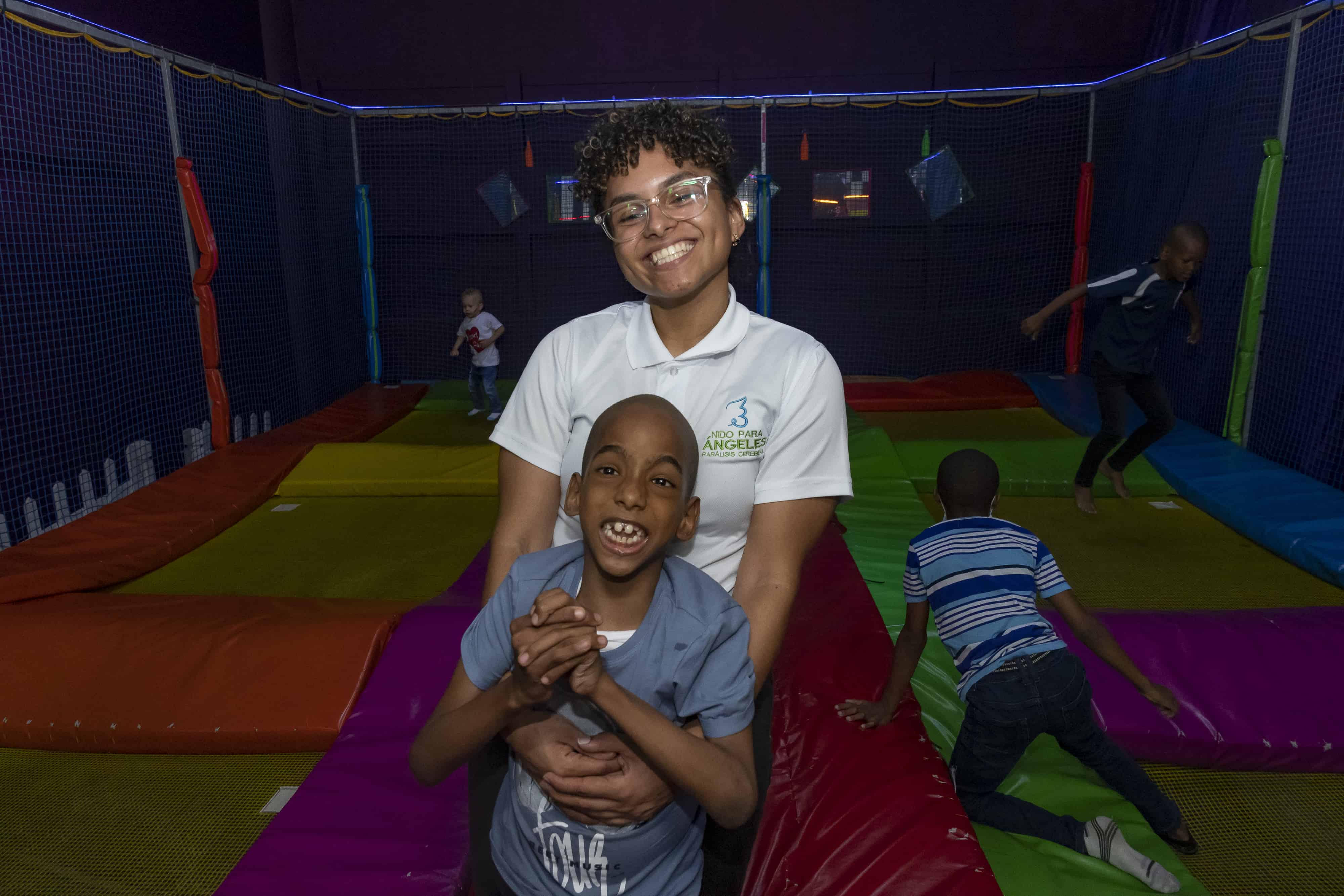 Odalfi Luna, de Nido para Ángeles, y Gerald Ogando.