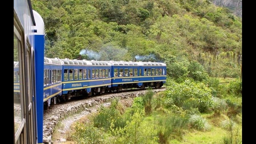 Al menos 17 heridos y turistas afectados dejan protestas en la vía del tren a Machu Picchu