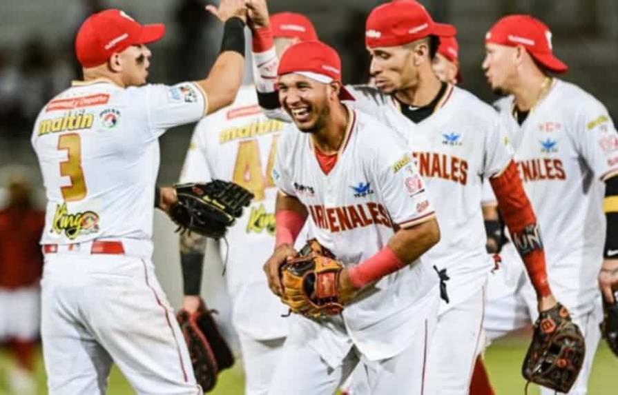 Cardenales apalean a Navegantes en el round robin del béisbol venezolano
