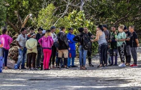 Dos cruceros rescatan a más migrantes frente a las costas de Florida