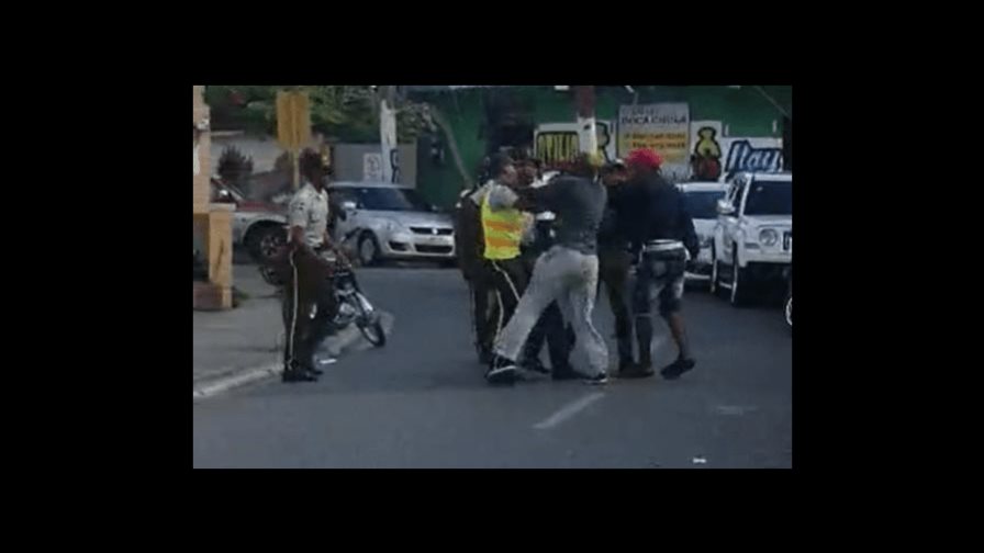 Dictan prisión preventiva a hombres por agredir agentes de la Digesett en La Altagracia