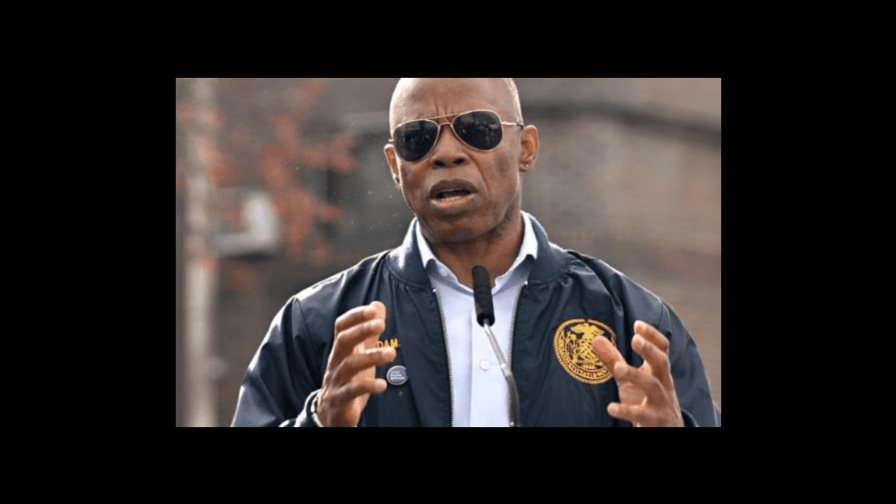 Eric Adams dice que no hay espacio para dar refugio a migrantes en NY