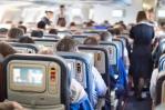 Mujer denuncia que un borracho la orinó en pleno vuelo y tripulación no hizo nada