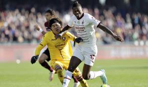 Ochoa impresiona en debut, pese a triunfo del Milan