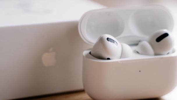 Apple tendría una versión económica de los Airpods