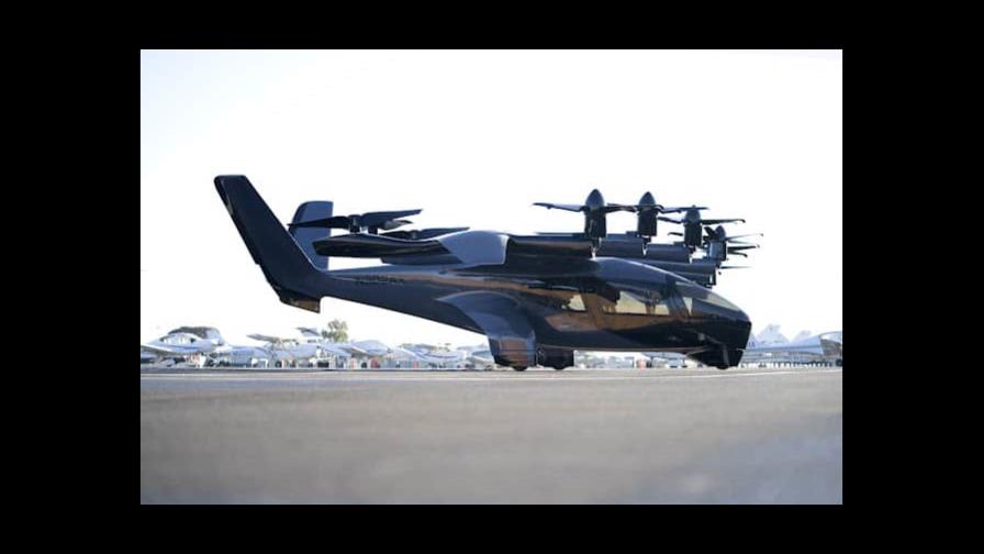 Fabricante de automóviles construirá taxis aéreos con compañía de aviación