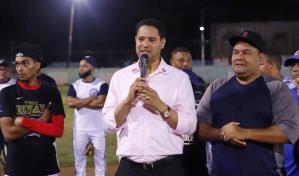 En el 25 aniversario del club Los Saludables celebran torneo de b&eacute;isbol
