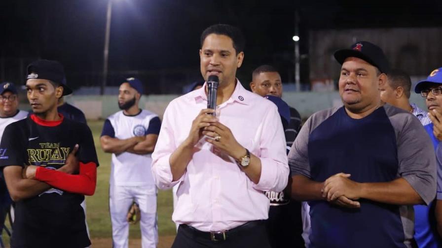 En el 25 aniversario del club Los Saludables celebran torneo de béisbol