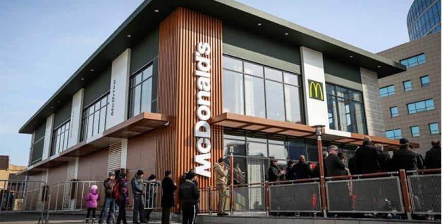 McDonalds deja Kazajistán por restricciones de suministro