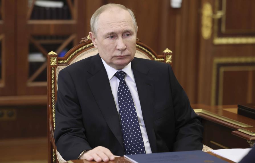 Putin dice que está dispuesto a dialogar si Ucrania cumple sus condiciones