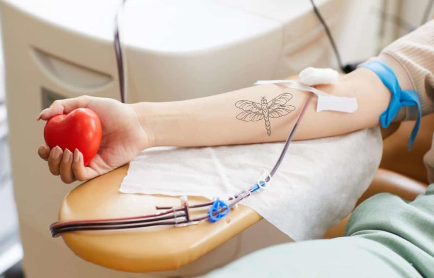 ¿Pueden donar sangre las personas tatuadas?