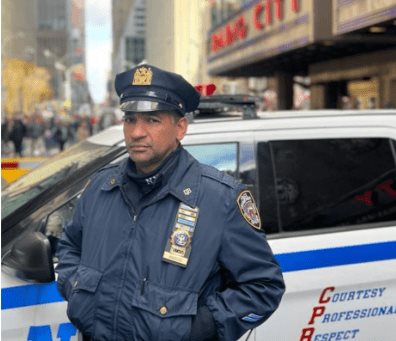 Henry  Ángeles, el policía dominicano que lidera la unidad de robos de vehículos de NY