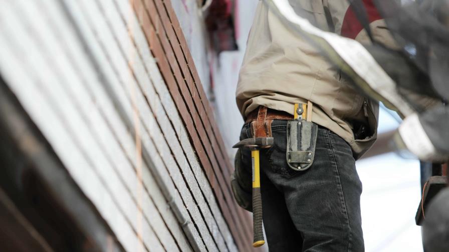 EEUU crea 235,000 puestos de trabajo privados en diciembre, mucho más de lo esperado