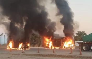 Ataques armados, incendios y narcobloqueos en Sinaloa tras captura del hijo del Chapo Guzmán