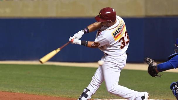 David Lebrón guió la victoria de los Cangrejeros de Santurce