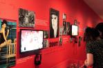 La cantante Mon Laferte muestra su faceta de pintora y poeta en gran exposición en Chile La cantante Mon Laferte muestra su faceta de pintora y poeta en gran exposición en Chile