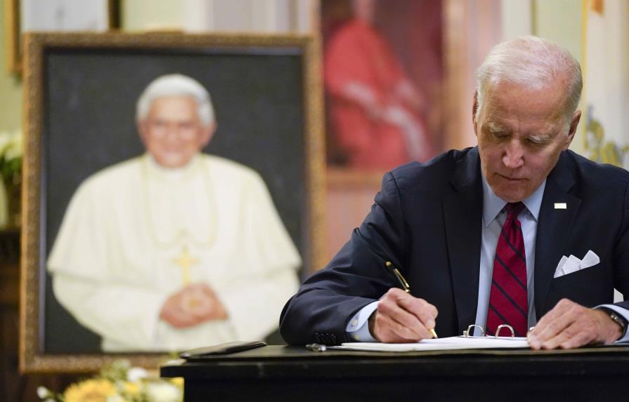 Biden da sus condolencias por la muerte del papa emérito Benedicto XVI