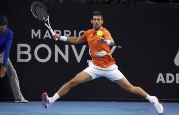 Djokovic gana en cuartos y enfrentará a Medvedev en Adelaide