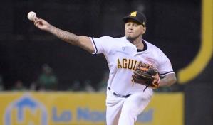 Carlos Martínez fuera de la rotación aguilucha