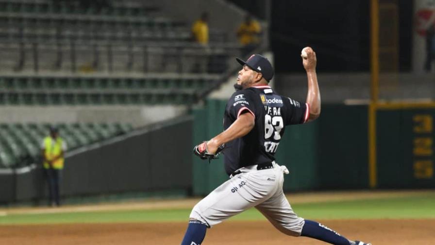 Con pitcheo de Carlos Viere, Sultanes de Monterrey ganan en México