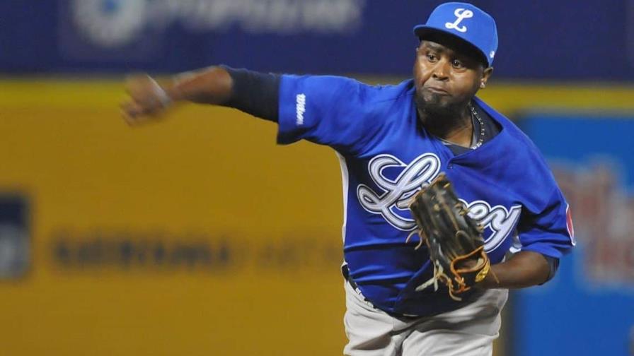 Michael de León conecta doble y el Licey vence a los Gigantes en el Quisqueya