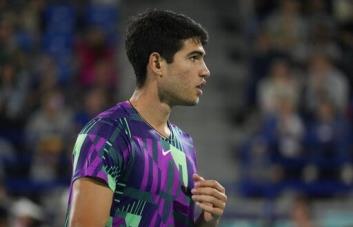 Carlos Alcaraz se da de baja del Abierto de Australia por lesión
